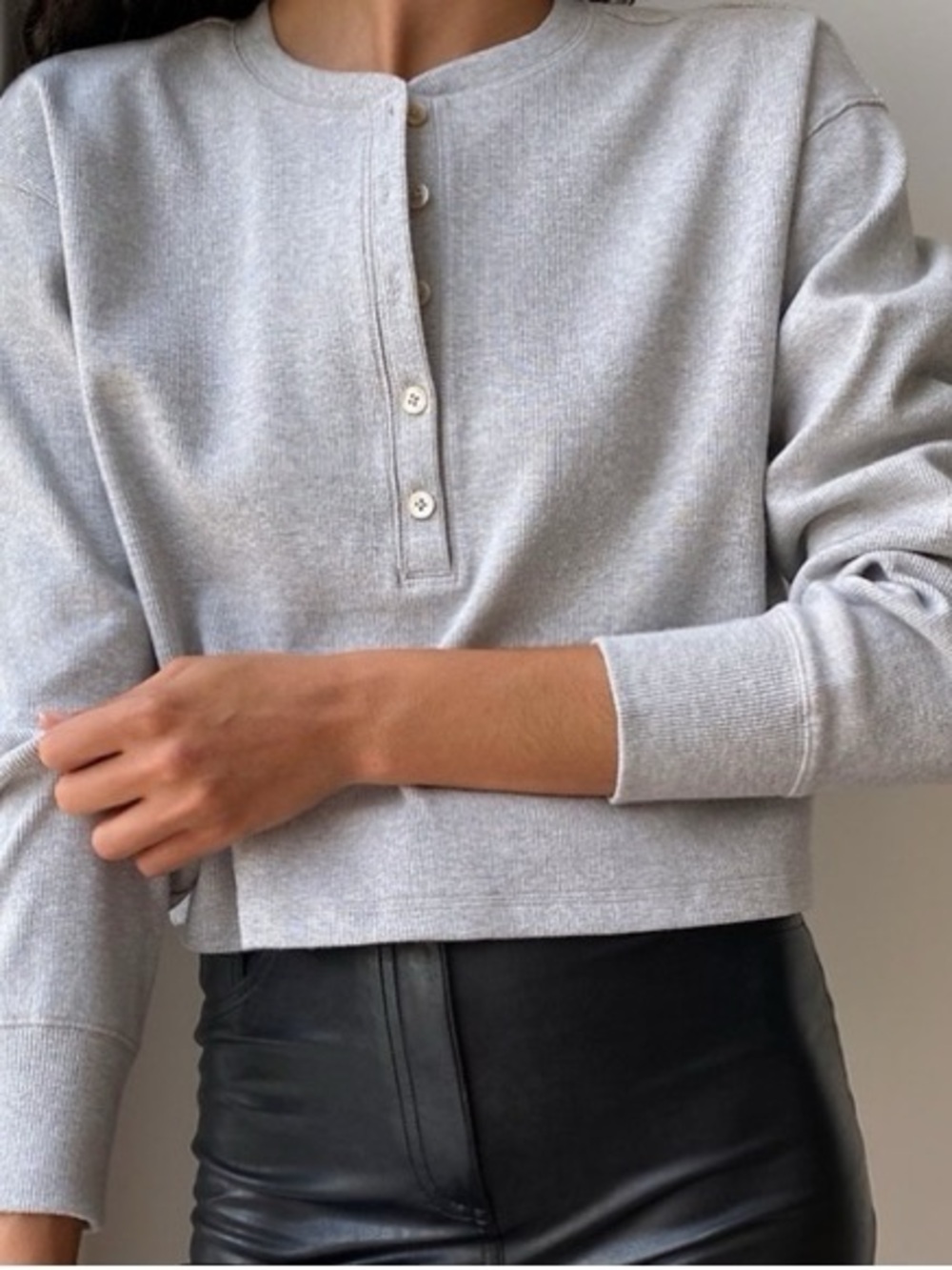 Wilfred Light Gray Button-Up Cropped Sweatshirt